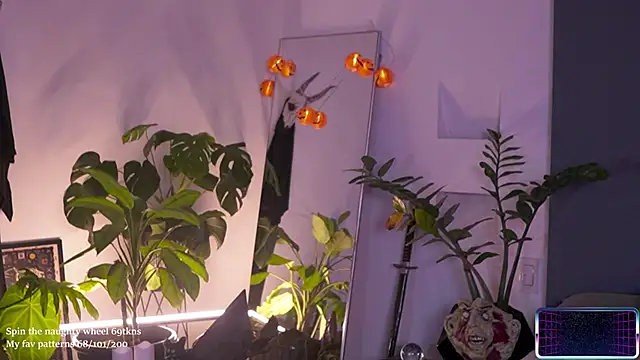 LucyAllenX online show from October 27, 10:15 pm