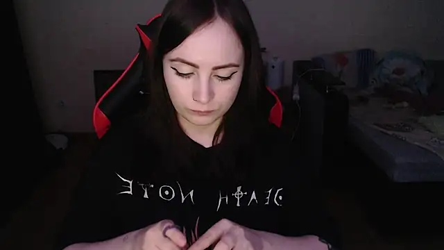 Laralianna online show from December 17, 8:24 pm