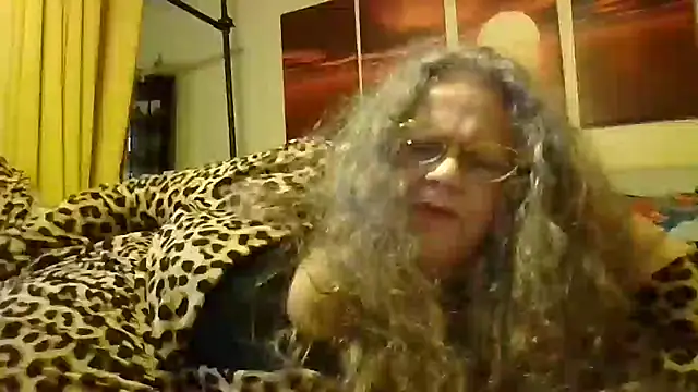 DestineeLoverGirl online show from June 16, 1:34 pm