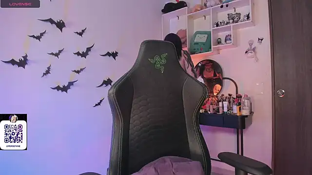 damnliciousss online show from November 14, 12:54 am