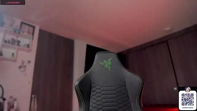 damnliciousss online show from September 28, 12:17 am