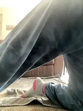 MeghanXO online show from October 25, 4:25 pm