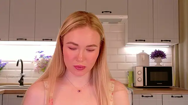 Veronika Mitchel online show from November 17, 3:13 pm