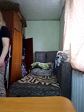 BustyBlond online show from March 6, 5:35 am