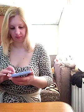 BustyBlond online show from March 15, 6:26 am