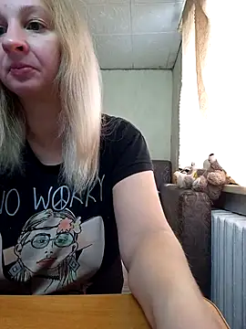 BustyBlond online show from November 11, 9:50 am