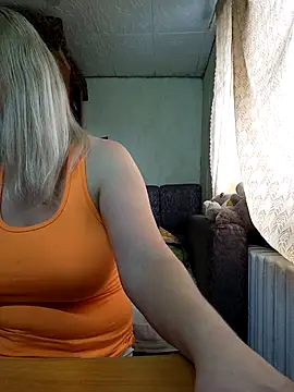 BustyBlond online show from November 17, 9:32 am