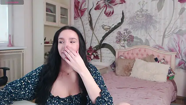 Snapshot of AliciaBow chatting on October 13, 12:52 pm AliciaBow online show from October 13, 12:52 pm
