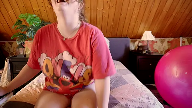 TessaWinter online show from September 18, 2:37 pm