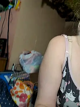 Snapshot of xomikaylaxo chatting on October 22, 4:28 am xomikaylaxo online show from October 22, 4:28 am