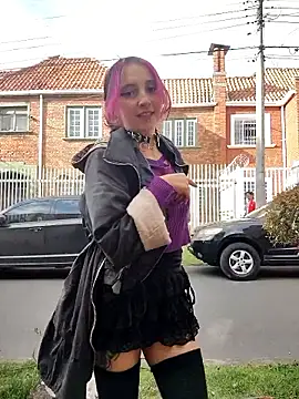  Laary online show from October 6, 8:57 pm