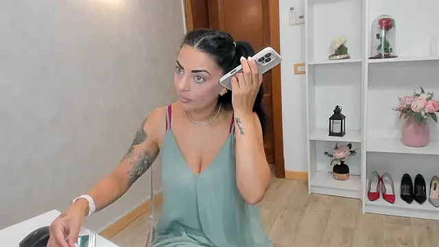 ElisaBaxter online show from September 12, 5:08 am