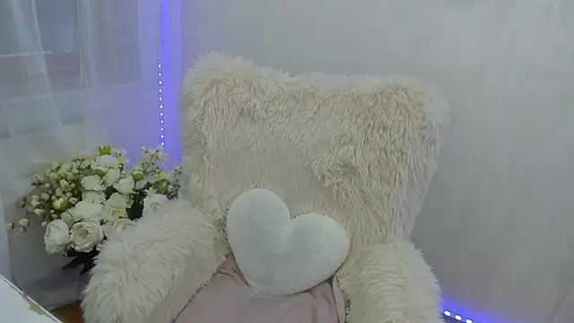 ElisaBaxter online show from April 8, 4:25 am