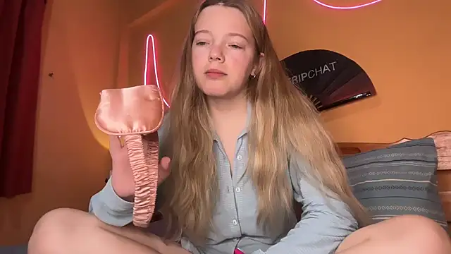 -veranito- online show from October 13, 3:09 am