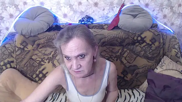 MissBekker online show from November 9, 9:22 pm