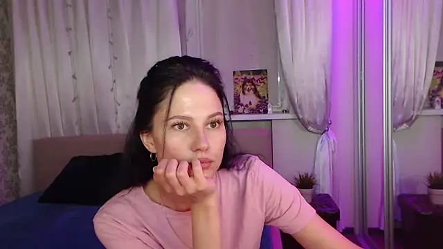 Snapshot of Zlata888 chatting on October 3, 2:33 pm Zlata888 online show from October 3, 2:33 pm