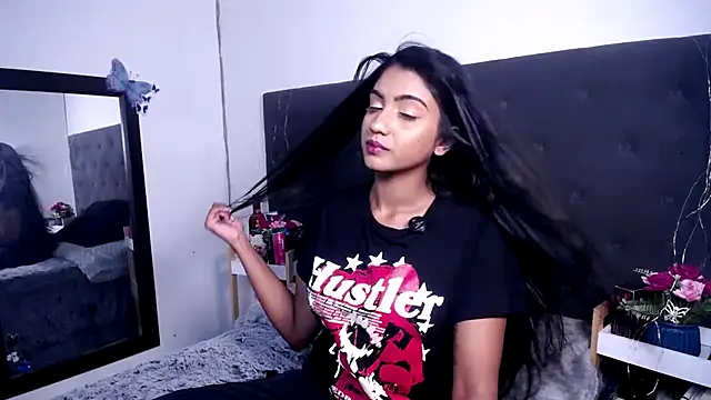 Delilah Blazee online show from February 20, 6:42 pm