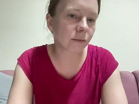 Snapshot of SweetLucy96 chatting on October 25, 10:23 am SweetLucy96 online show from October 25, 10:23 am