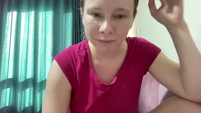 Snapshot of SweetLucy96 chatting on October 12, 12:40 pm SweetLucy96 online show from October 12, 12:40 pm