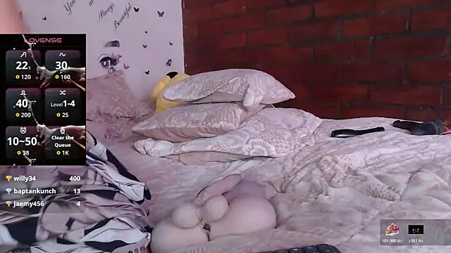 LIila28six online show from April 14, 5:57 pm