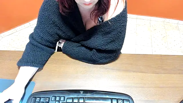 NikkiHolland online show from March 6, 8:53 am