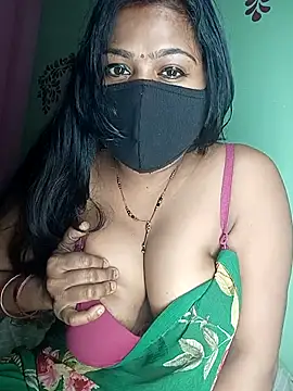 cutee  crazy online show from October 25, 6:15 pm