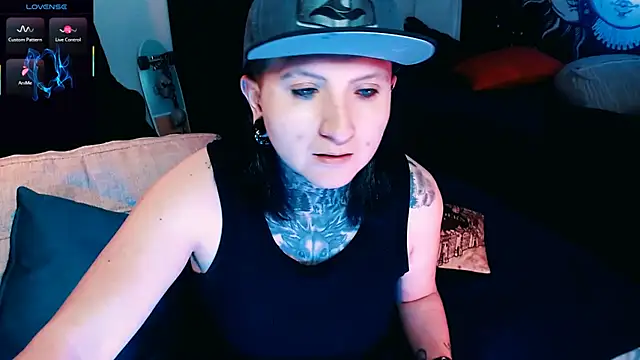 Snapshot of Marieblueeyes chatting on September 24, 2:21 am Marieblueeyes online show from September 24, 2:21 am