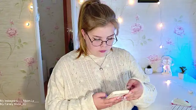 sinnamon  online show from November 2, 5:05 pm