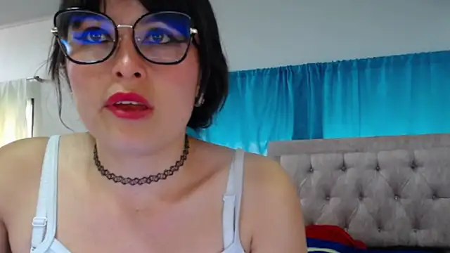 Alexandrasaenz online show from January 14, 10:15 pm