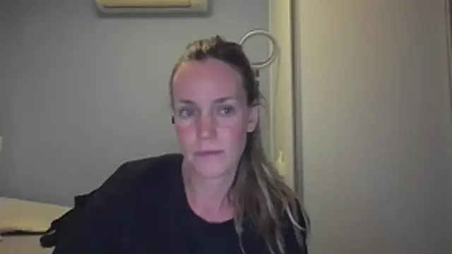 Annylove1 online show from November 17, 12:11 am