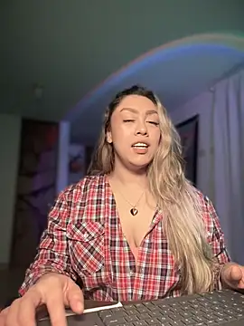 Im sophiie online show from October 28, 6:30 am