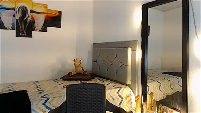 Snapshot of sofiaxdollxxx chatting on September 23, 1:37 am sofiaxdollxxx online show from September 23, 1:37 am