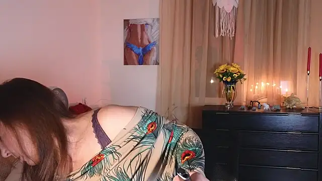 vanessawis  online show from December 15, 12:16 am