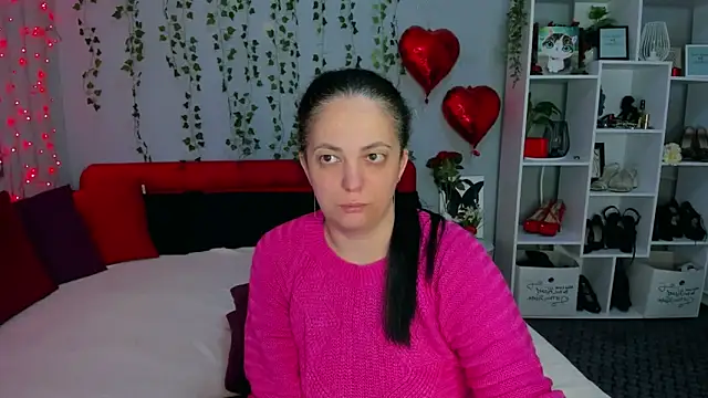 DarlingMilf online show from April 12, 7:05 pm