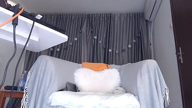 Snapshot of Babe_Licious chatting on October 9, 8:02 pm Babe Licious online show from October 9, 8:02 pm