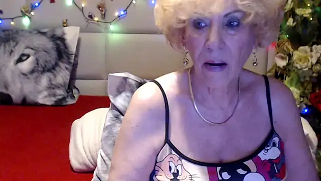 HappyWomanOn online show from May 31, 6:20 pm