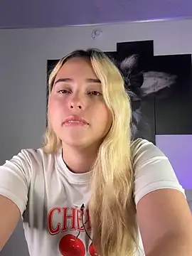 Irisweet  online show from September 20, 11:36 pm