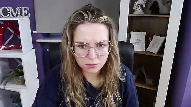 Zoey Erotic online show from November 17, 6:14 am