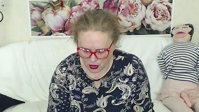 FlaviaSquirts online show from November 6, 7:36 am