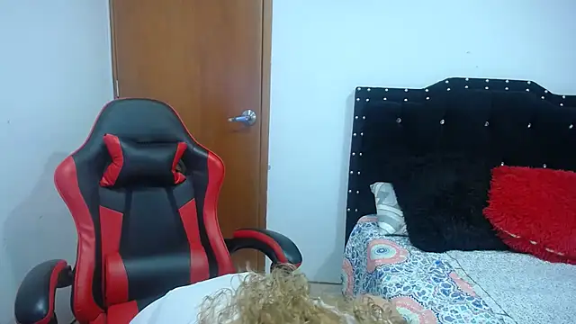 Ursulawhite69 online show from October 26, 1:01 am