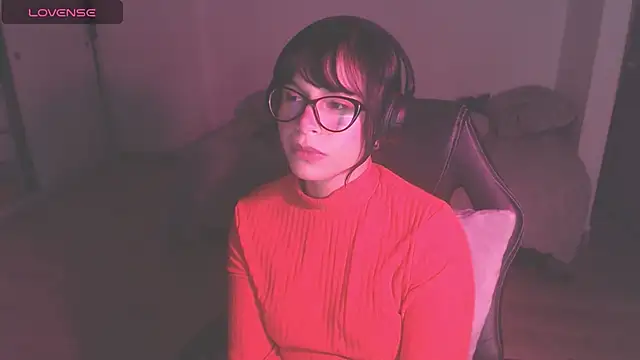 Snapshot of modjo_ chatting on October 5, 4:50 am modjo  online show from October 5, 4:50 am