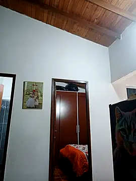 Snapshot of LunaZambrano chatting on October 7, 12:31 pm LunaZambrano online show from October 7, 12:31 pm