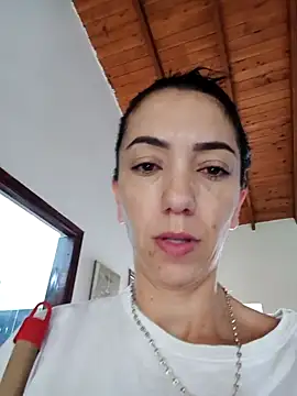 Snapshot of LunaZambrano chatting on October 17, 2:53 pm LunaZambrano online show from October 17, 2:53 pm