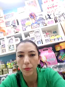 Snapshot of LunaZambrano chatting on September 25, 9:23 pm LunaZambrano online show from September 25, 9:23 pm