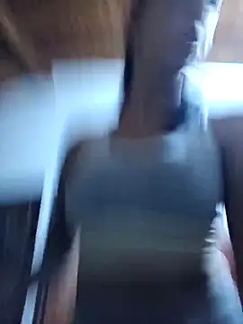 Snapshot of LunaZambrano chatting on October 14, 12:46 am LunaZambrano online show from October 14, 12:46 am