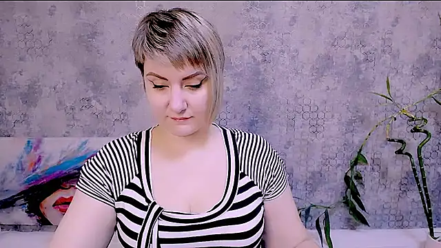 Djullia online show from October 30, 6:05 am