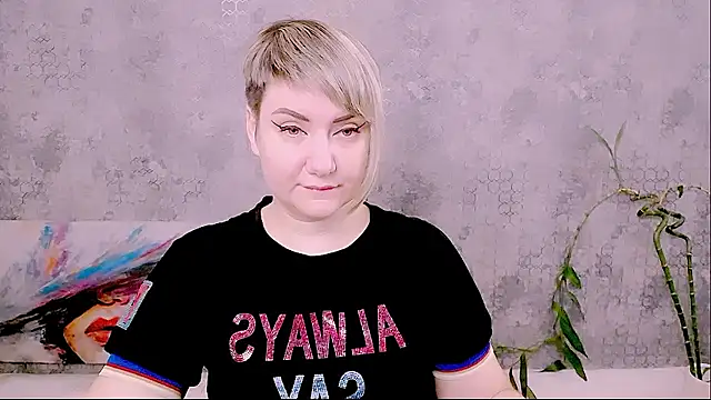 Djullia online show from January 8, 6:17 am