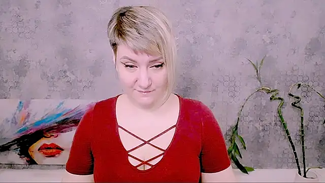 Djullia online show from April 13, 6:03 am