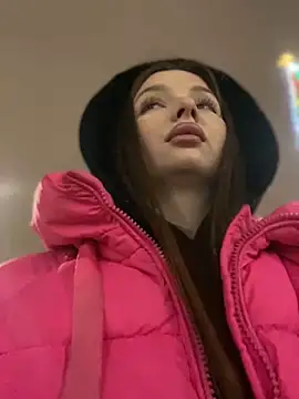 KrisMagnoly online show from January 18, 6:04 pm