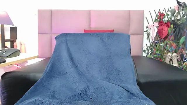 chirlleyy online show from March 18, 2:49 am